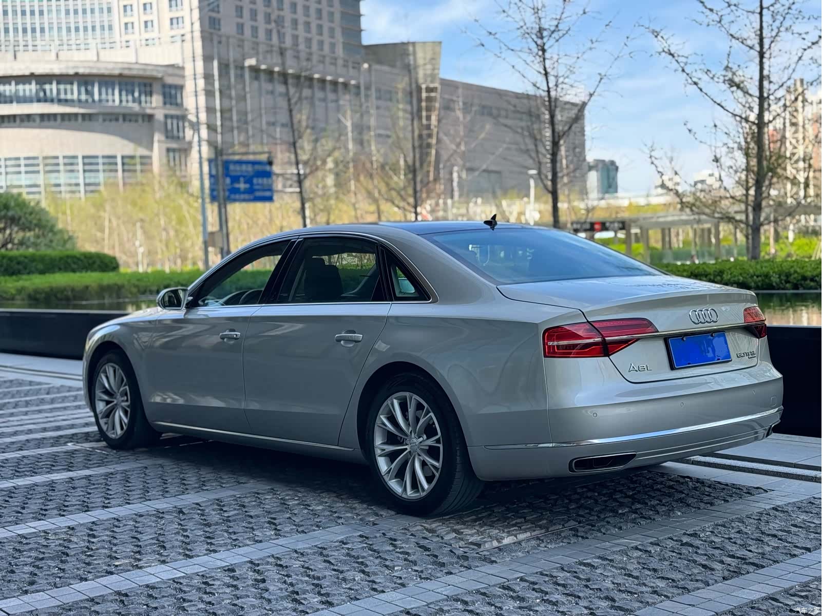 Audi A8L, 2014 3