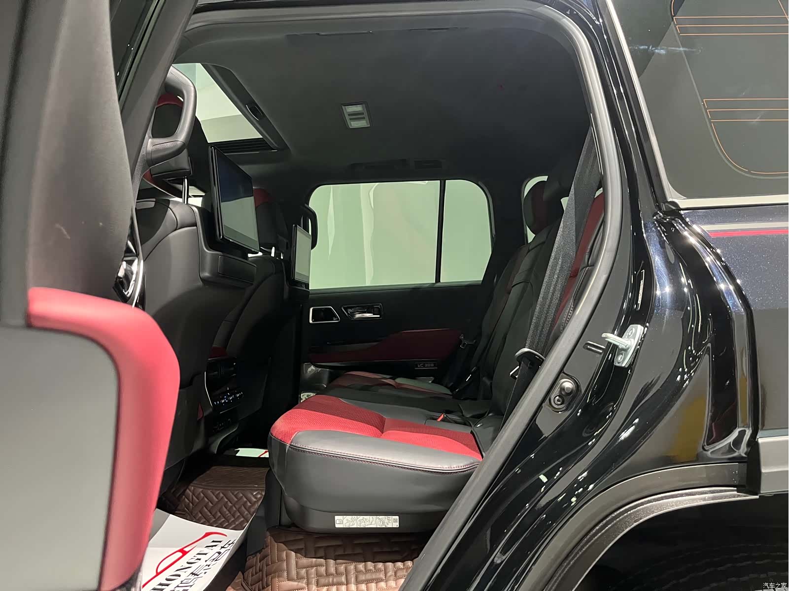 Toyota Land Cruiser, 2023 13