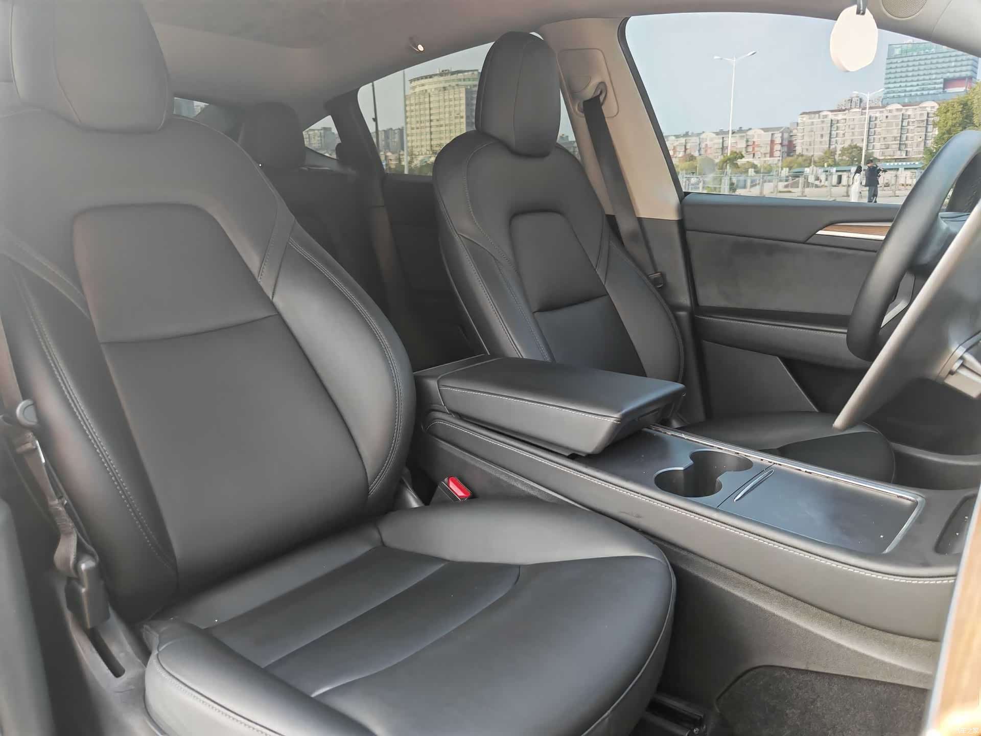 Tesla Model Y, 2022 14