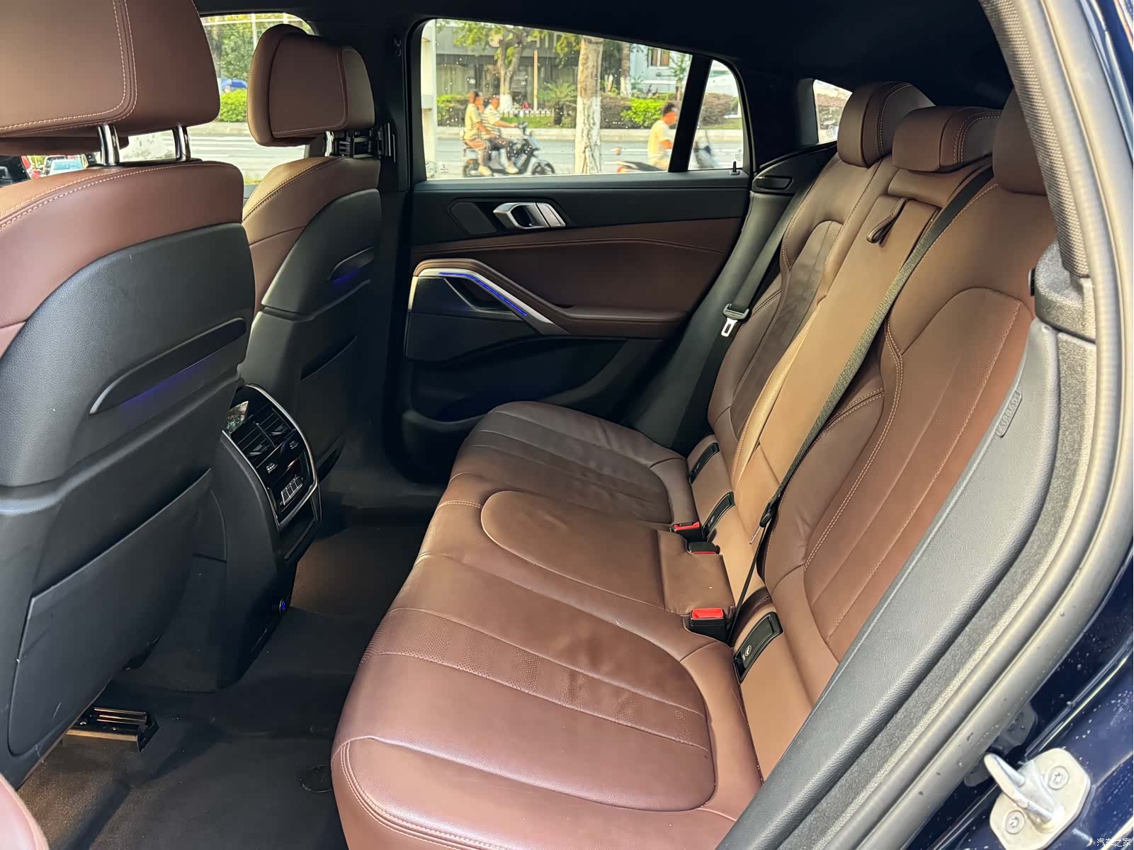 BMW X6, 2021 9