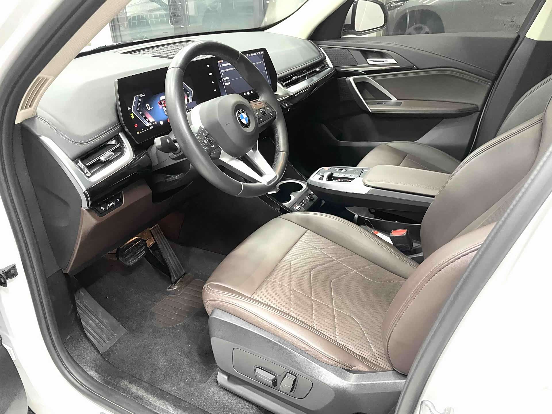 BMW X1, 2024 все фото