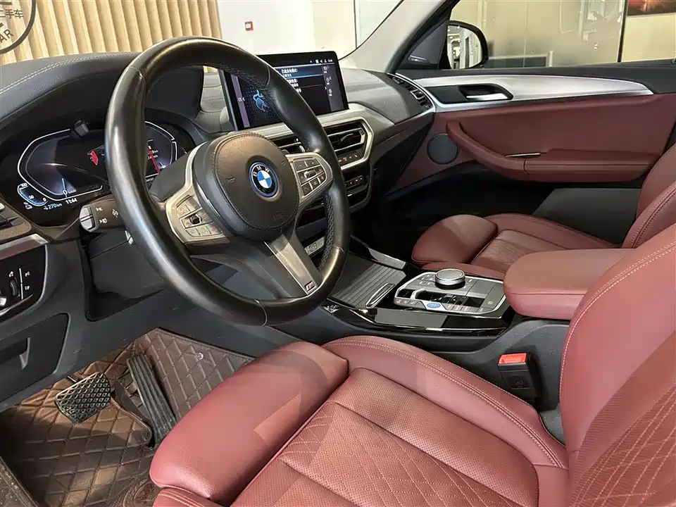 BMW iX3