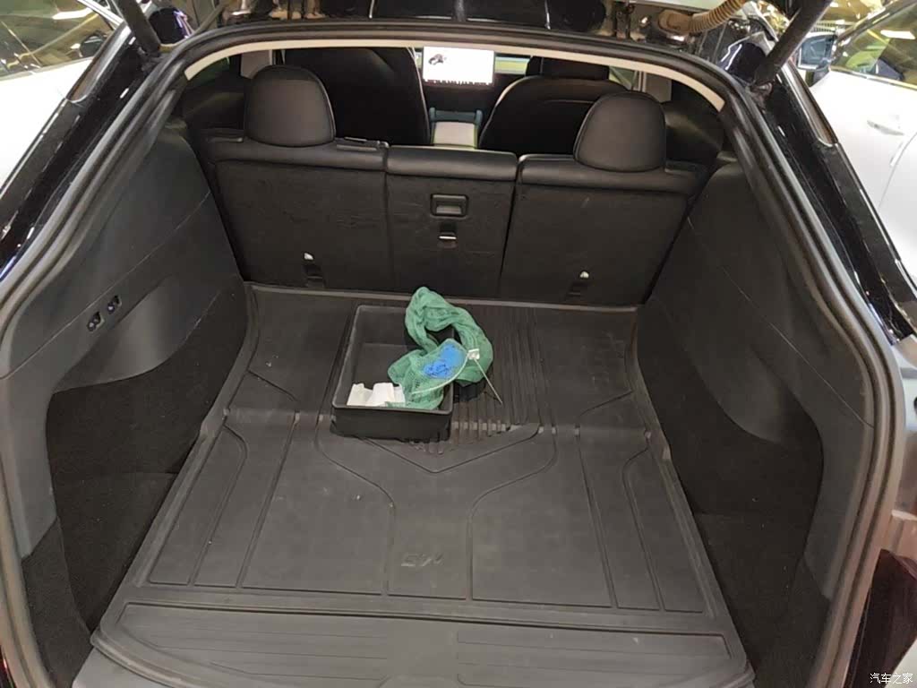 Tesla Model Y, 2021 19
