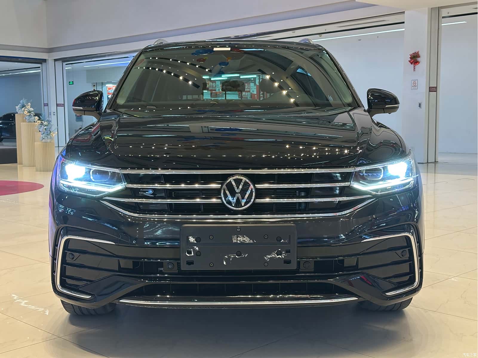 Volkswagen Tiguan L, 2023 2