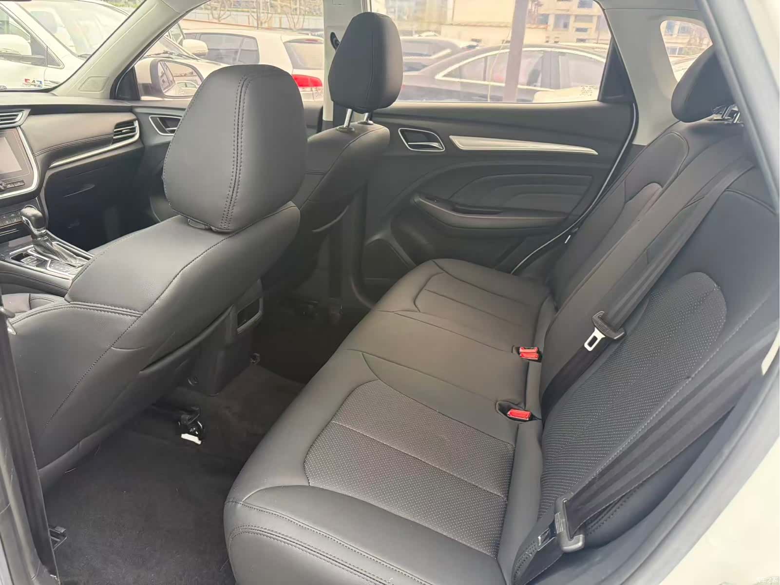Roewe RX3, 2019 все фото