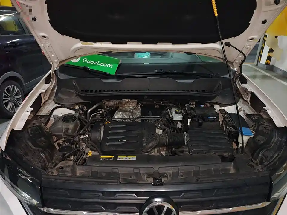 Volkswagen Exploring the shadow