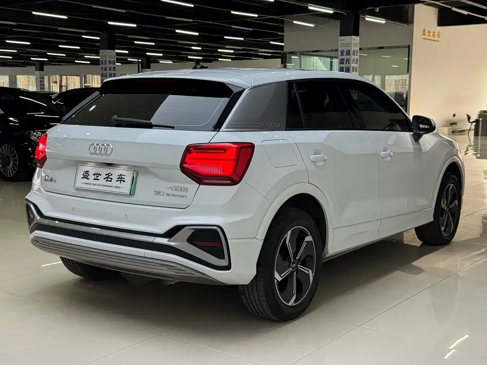 Audi Q2L