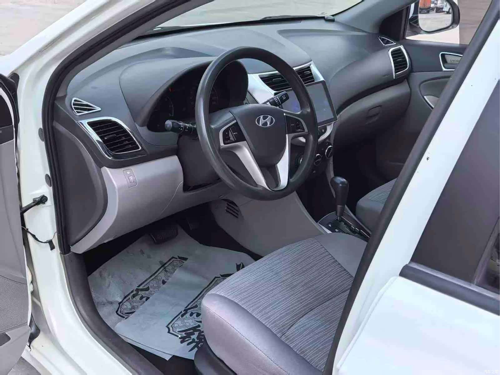 Hyundai GLX, 2014 4
