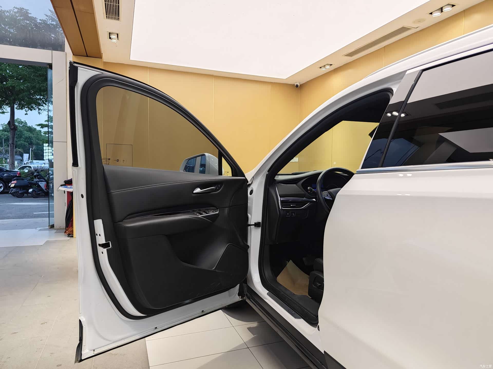 Cadillac XT4, 2021 8