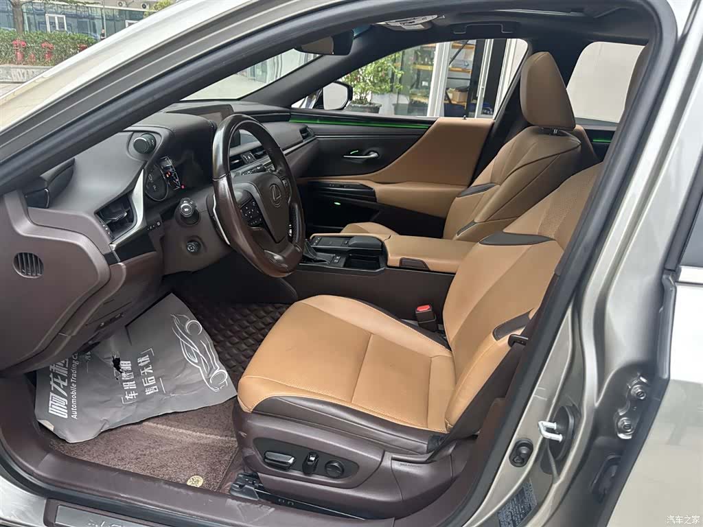 Lexus ES, 2021 15