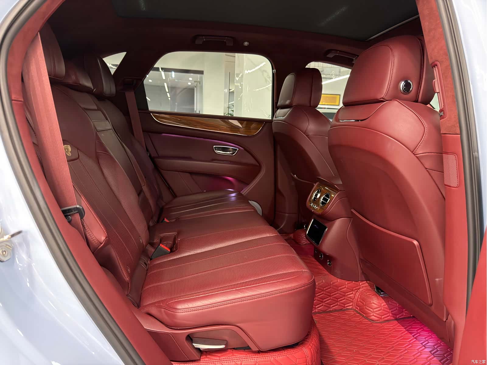 Bentley Bentayga, 2022 7