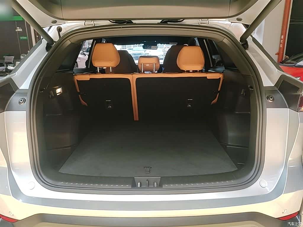 Geely Galaxy L7, 2025 19