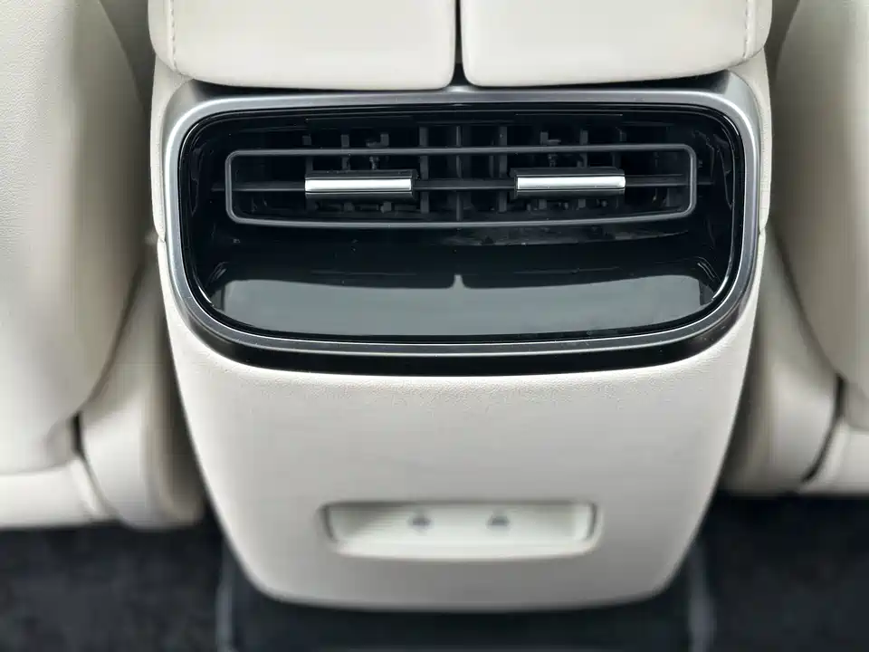 AITO Ask the world M5