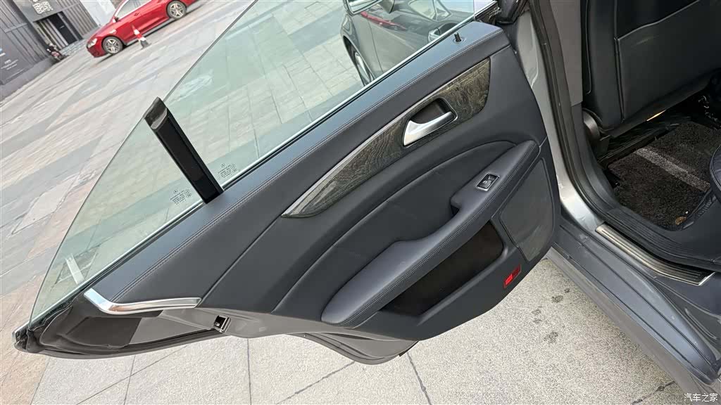 Mercedes-Benz CLS, 2015 13