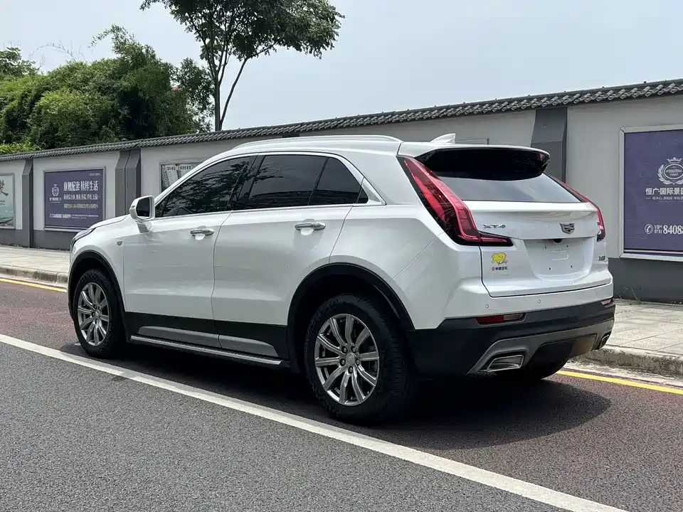 Cadillac XT4