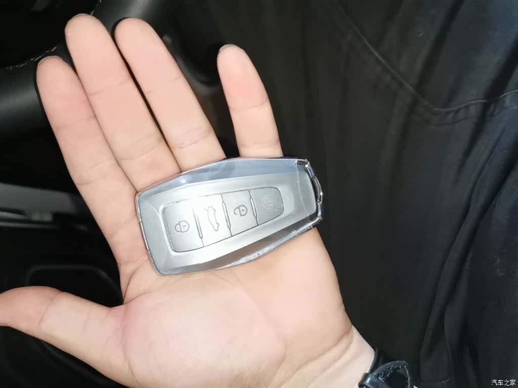 Geely Coolray, 2026 9