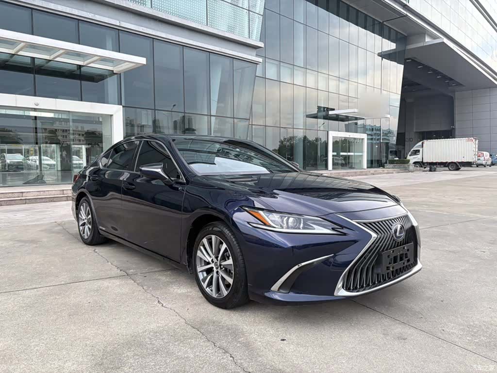 Lexus ES, 2021 24