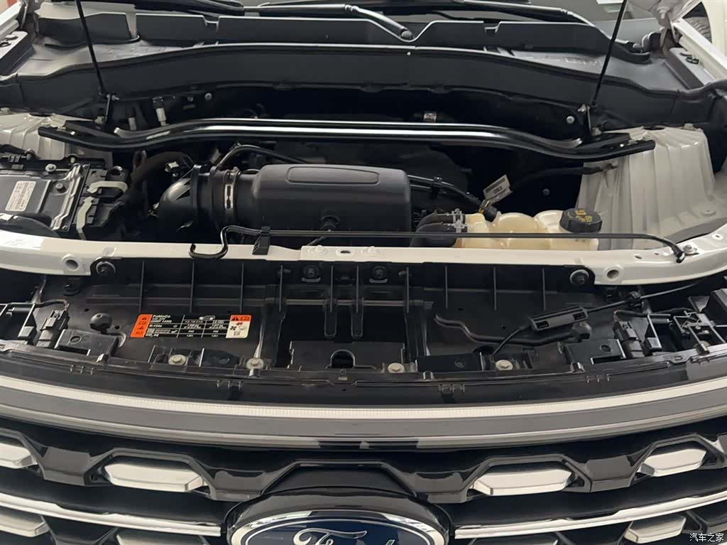 Ford Explorer, 2023 все фото