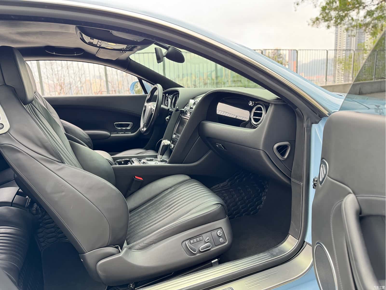 Bentley Continental GT, 2019 13