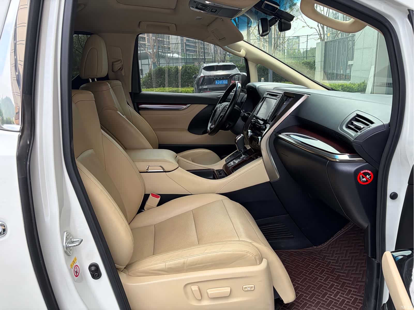 Toyota Alphard, 2018 7
