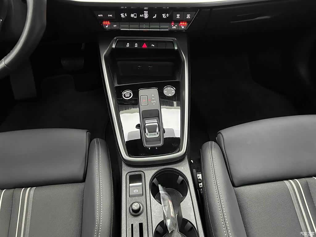 Audi A3, 2023 все фото