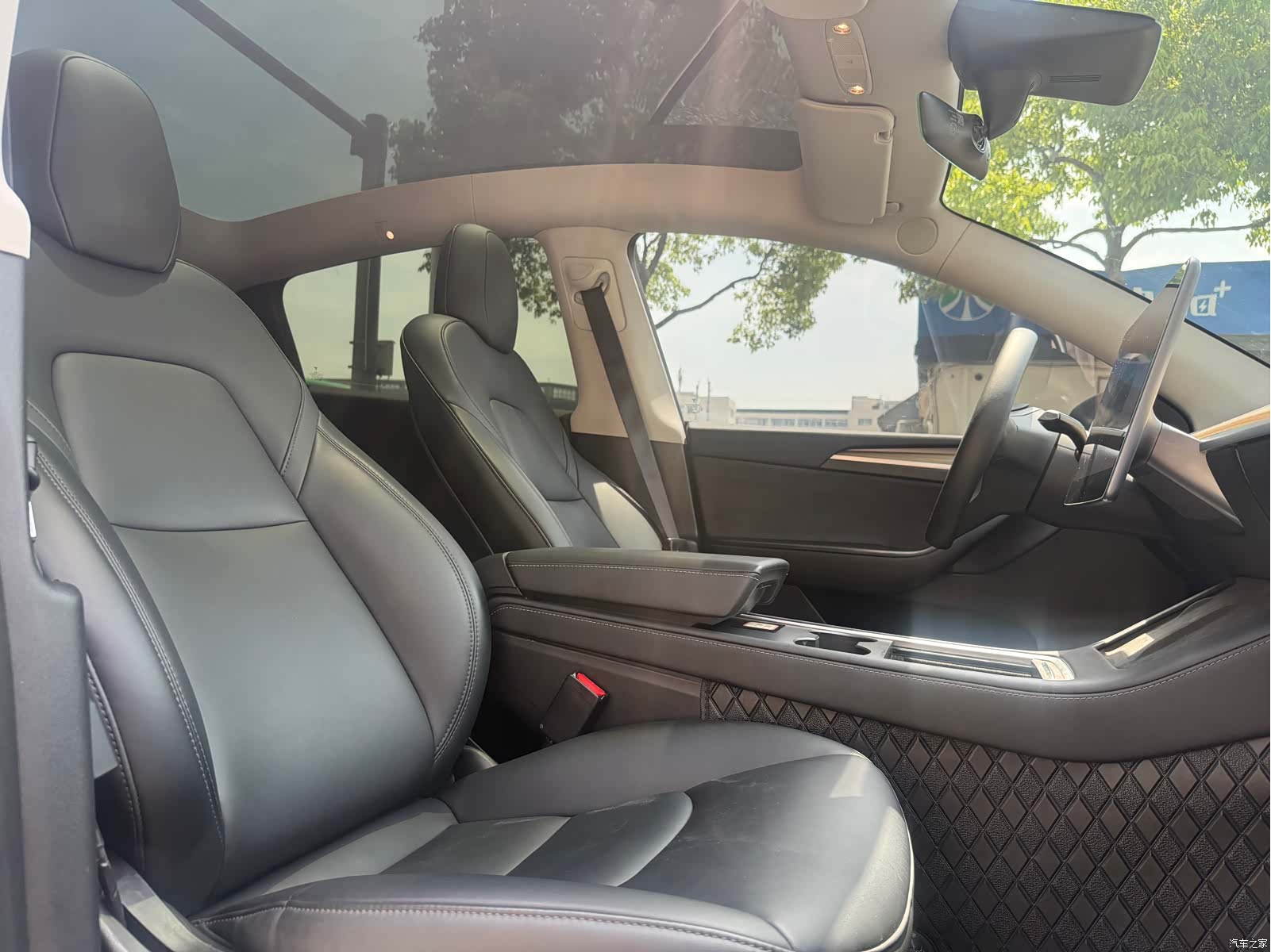 Tesla Model Y, 2022 11