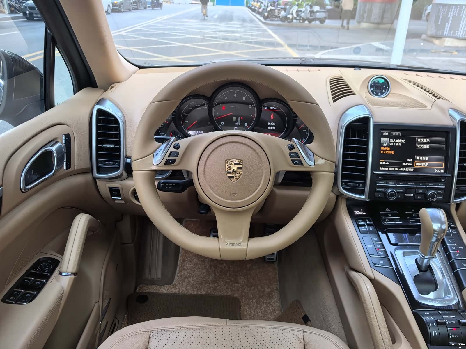 Porsche Cayenne, 2013 11