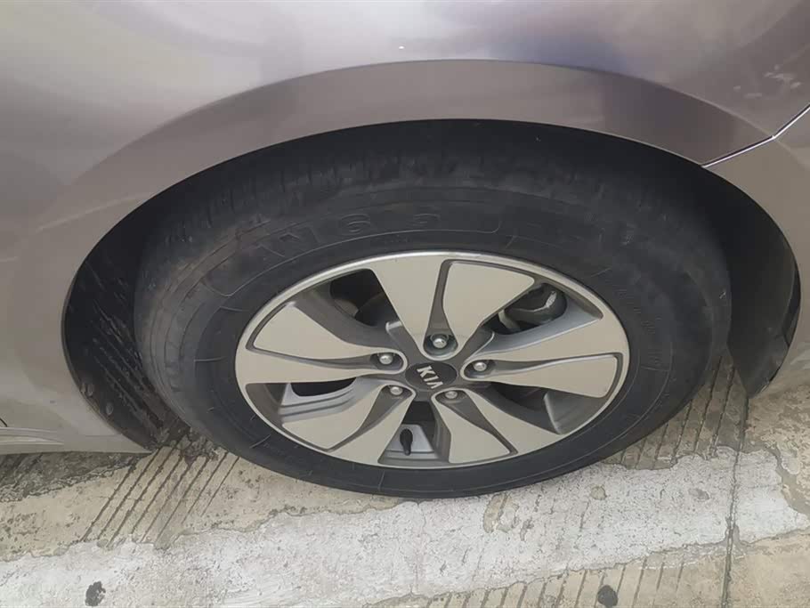 Kia K5 Kia K5