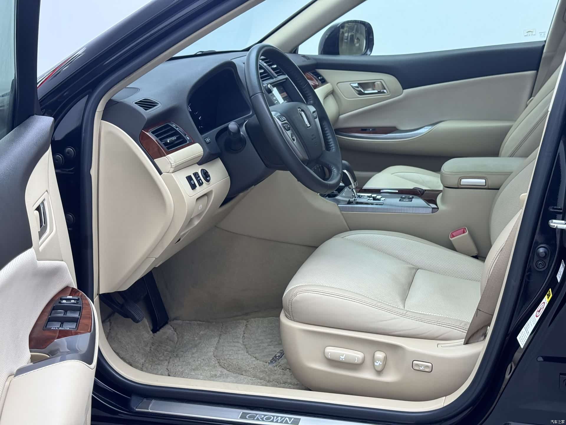 Toyota Crown, 2012 14