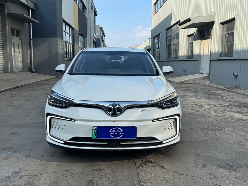 BAIC EU5