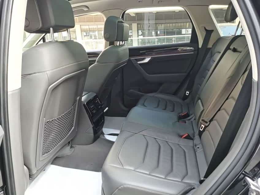 Volkswagen Touareg 2019, фото 5