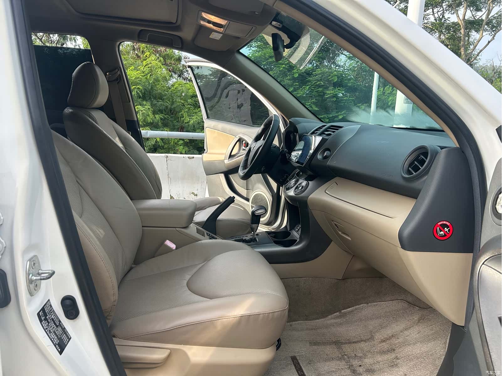 Toyota RAV4, 2011 9