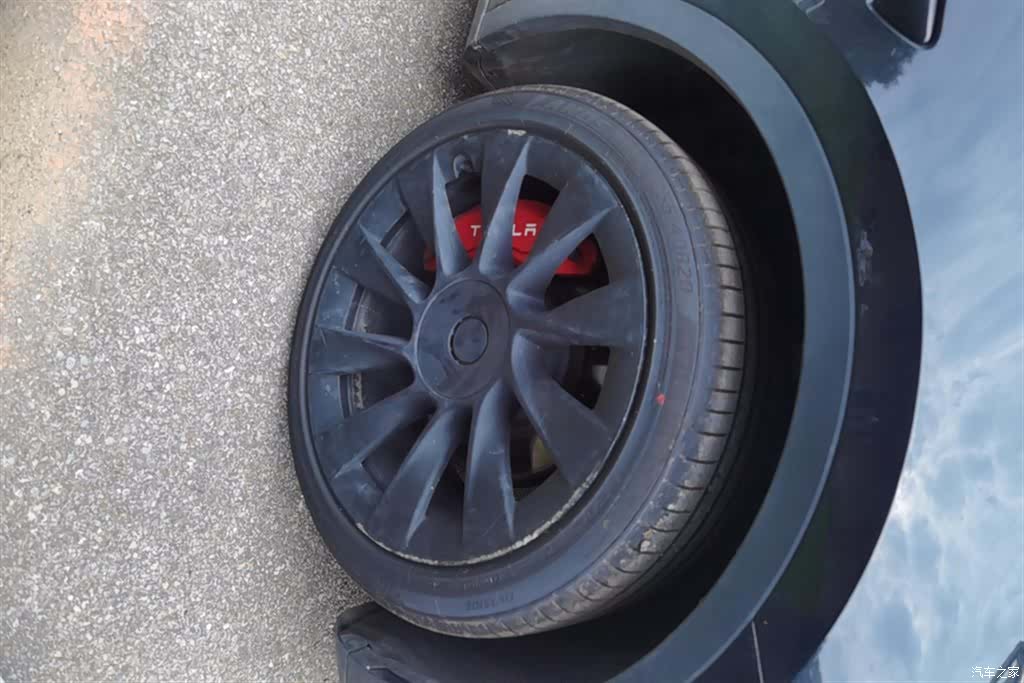 Tesla Model Y, 2023 6