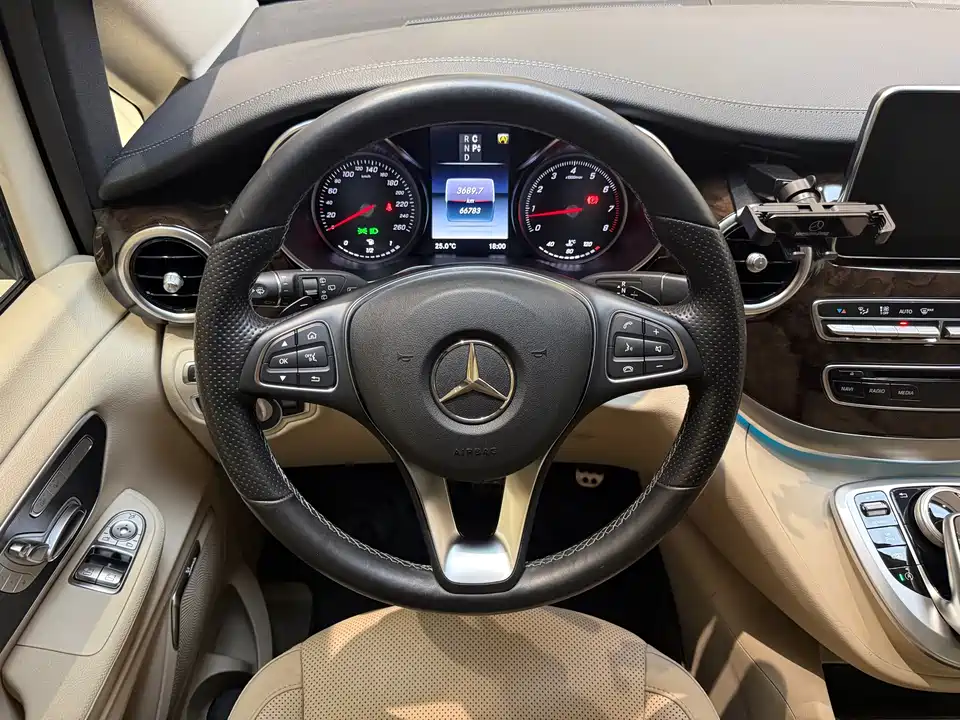 Mercedes-Benz V-class