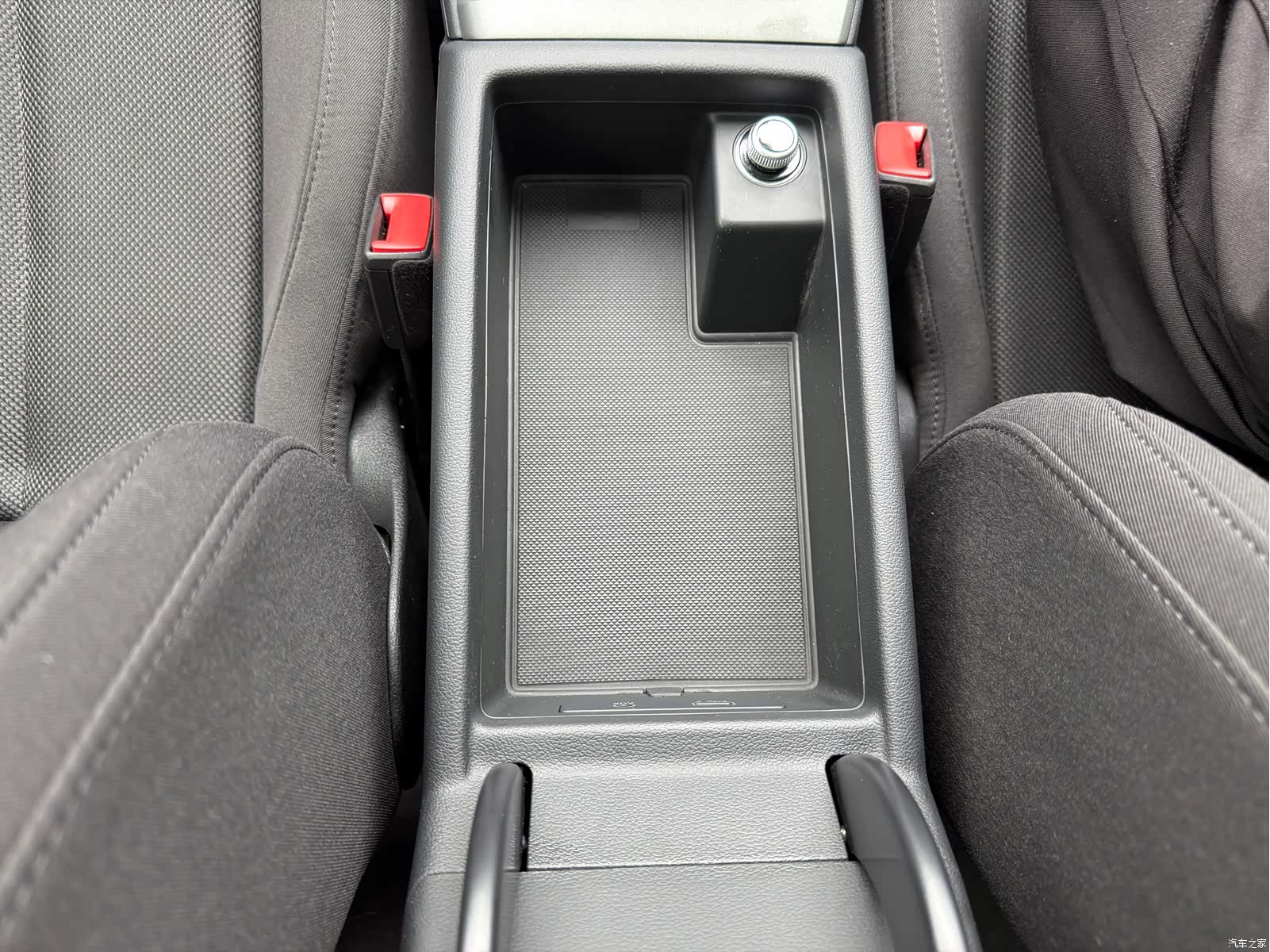Audi A4L, 2019 15