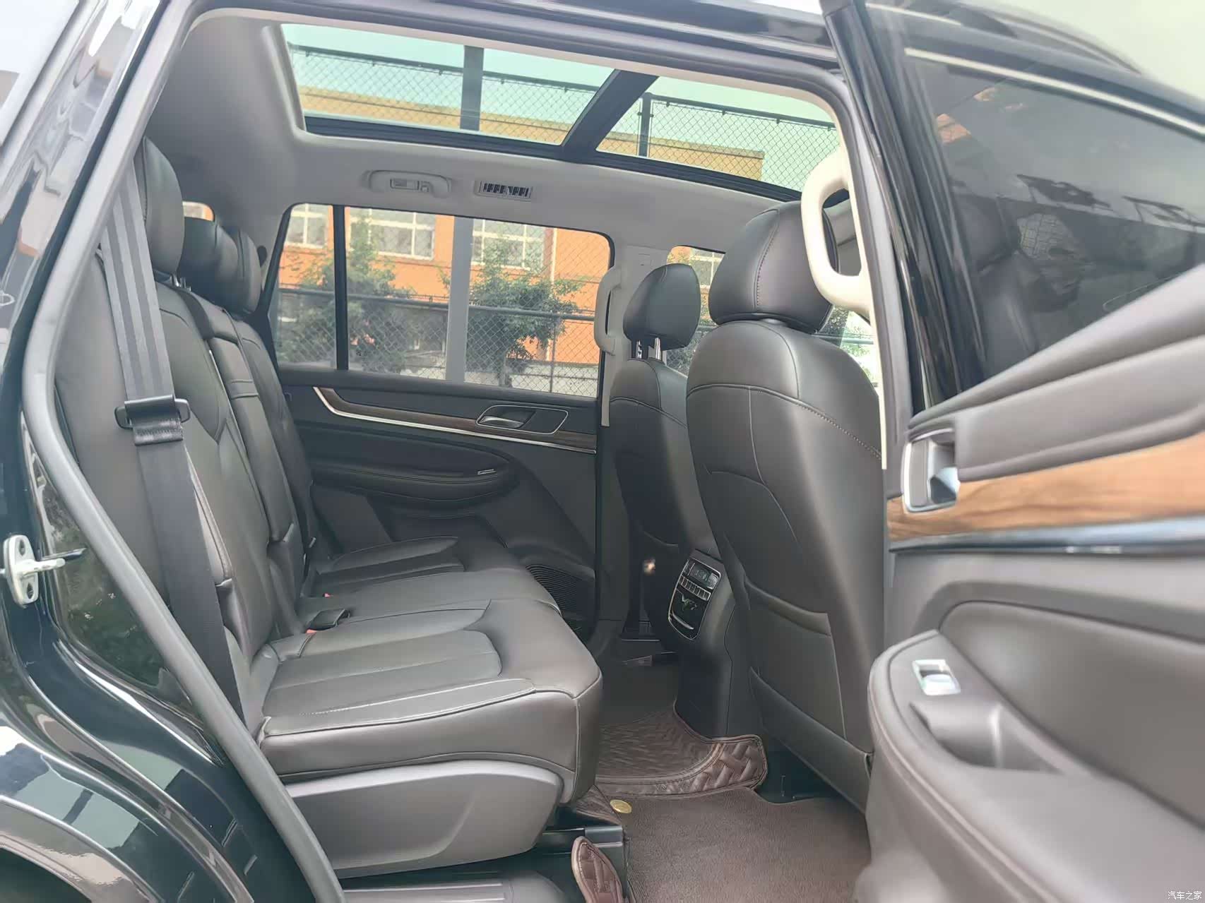 Roewe RX8, 2020 10