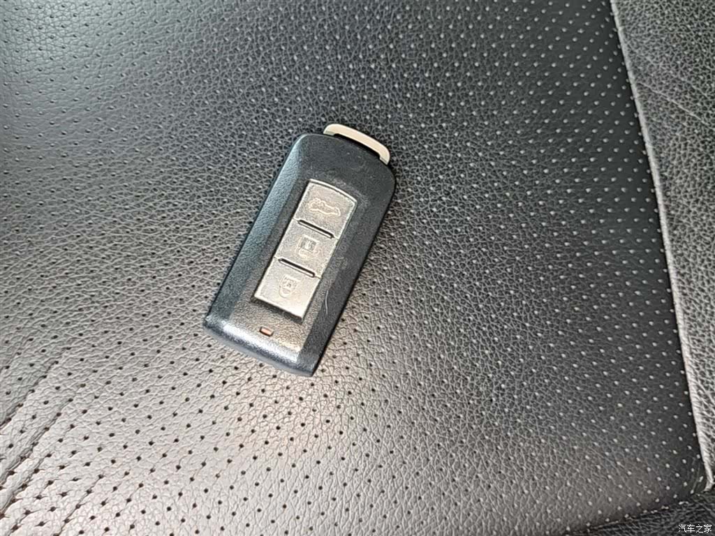 Mitsubishi Outlander, 2015 9