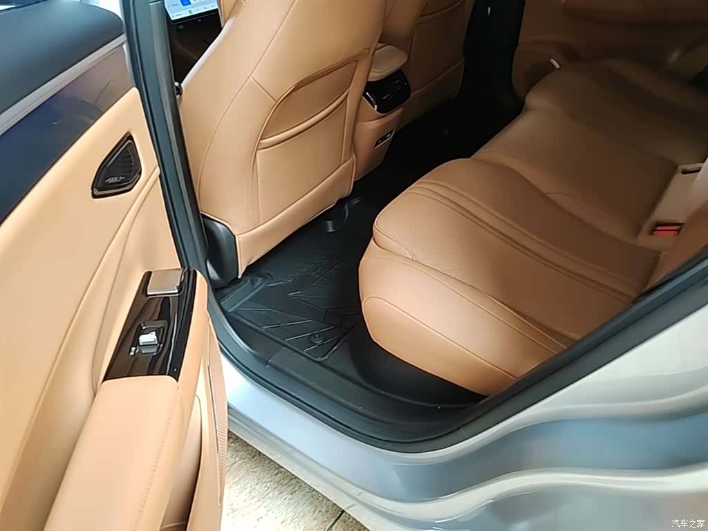 Geely Galaxy L7, 2025 17