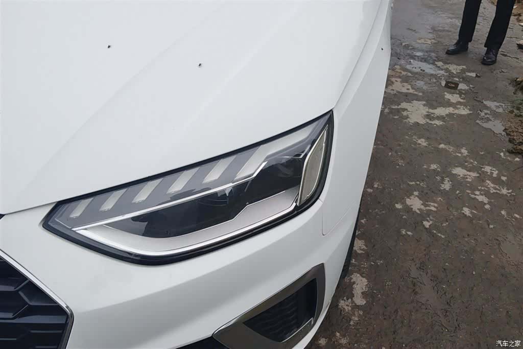 Audi A4L, 2021 все фото