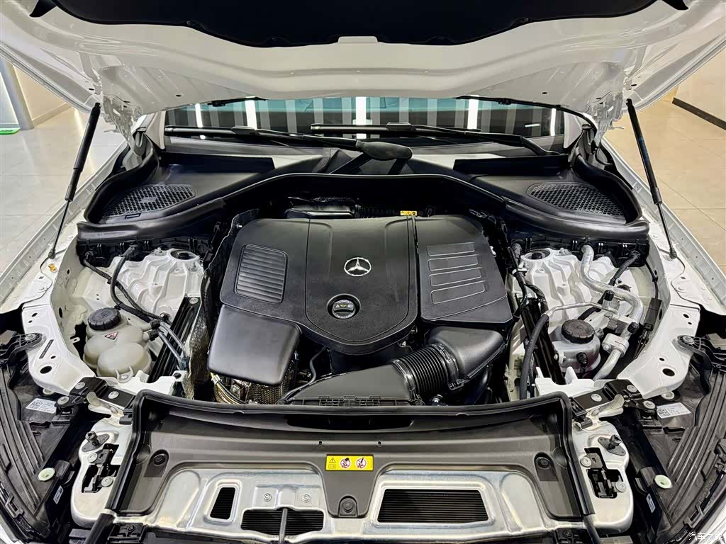 Mercedes-Benz GLC, 2025 11
