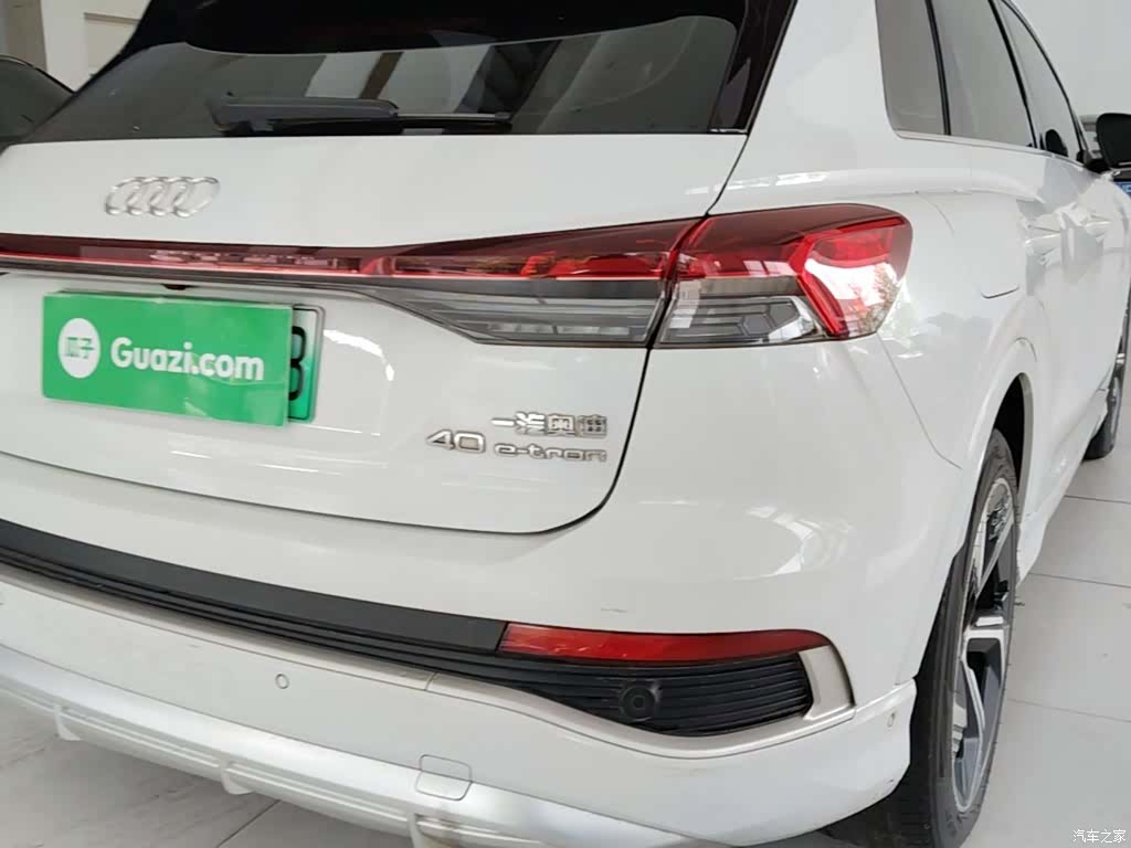 Audi Q4 e-tron, 2023 24