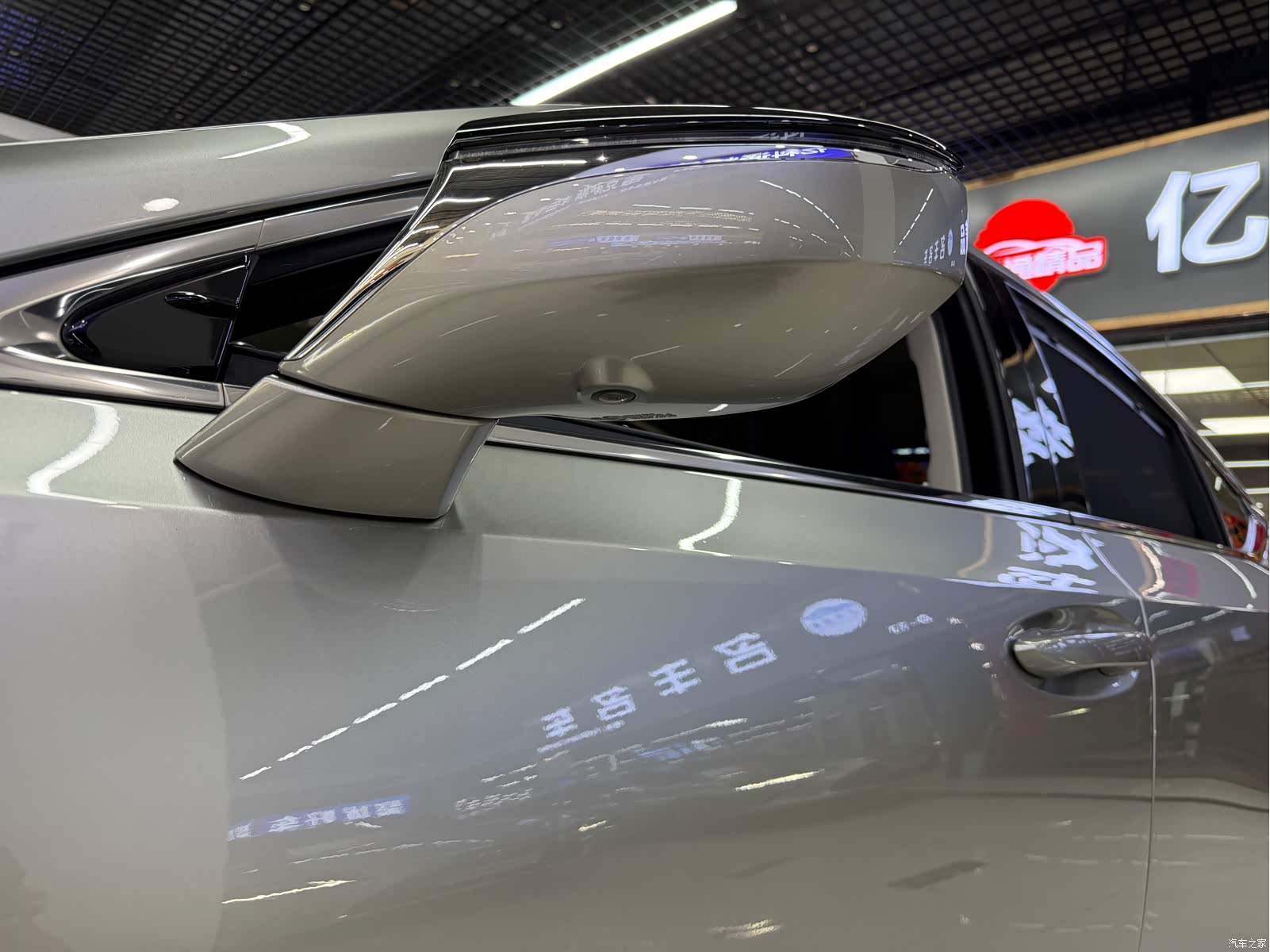 Lexus ES, 2019 23