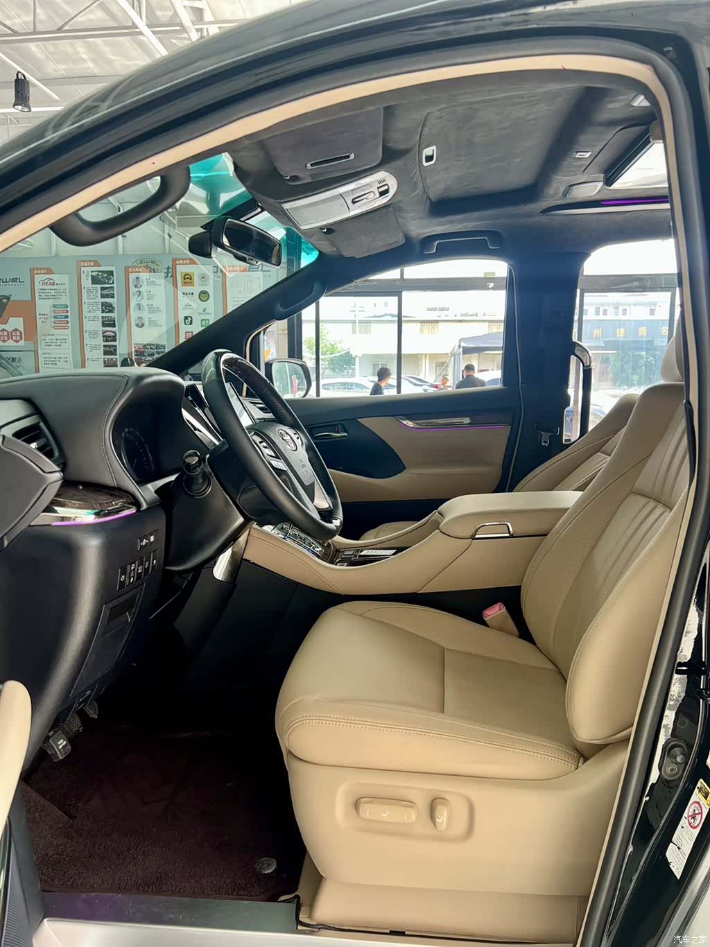 Toyota Alphard, 2012 10