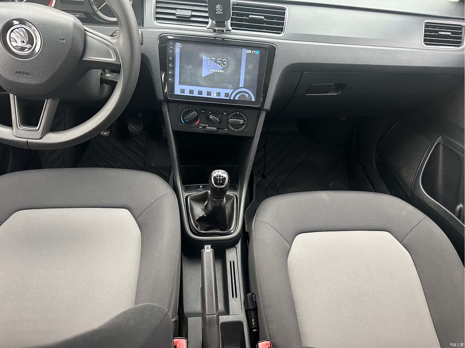 Skoda Rapid, 2019 8