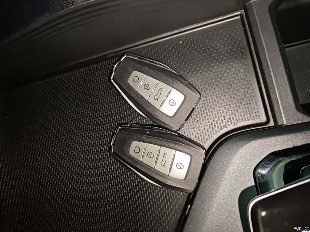 Geely Binray, 2023 17
