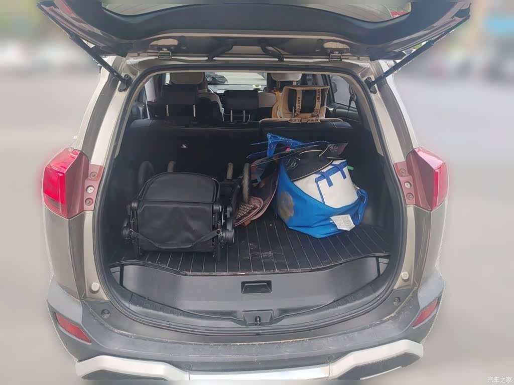 Toyota RAV4, 2014 10
