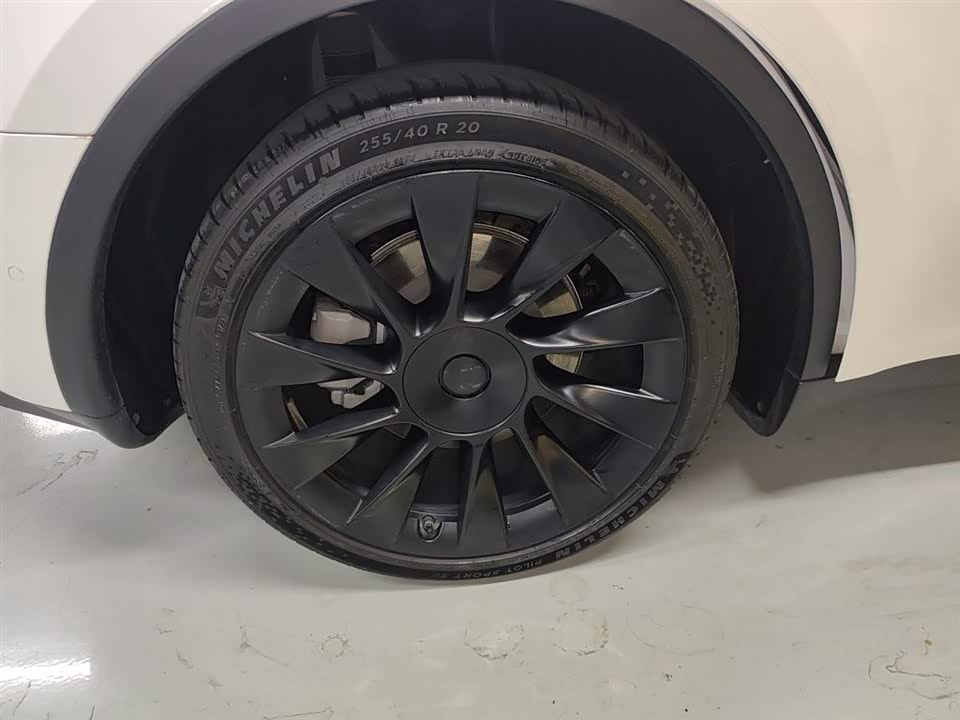 Tesla Model Y Tesla Model Y