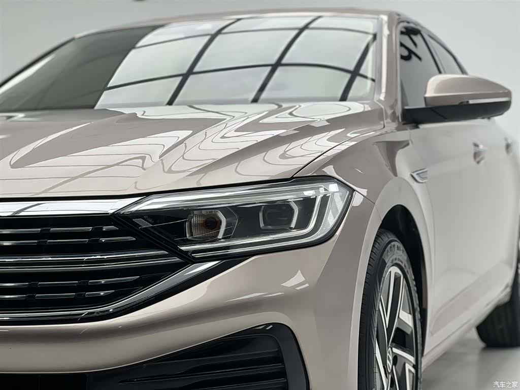 Volkswagen Sagitar, 2022 4