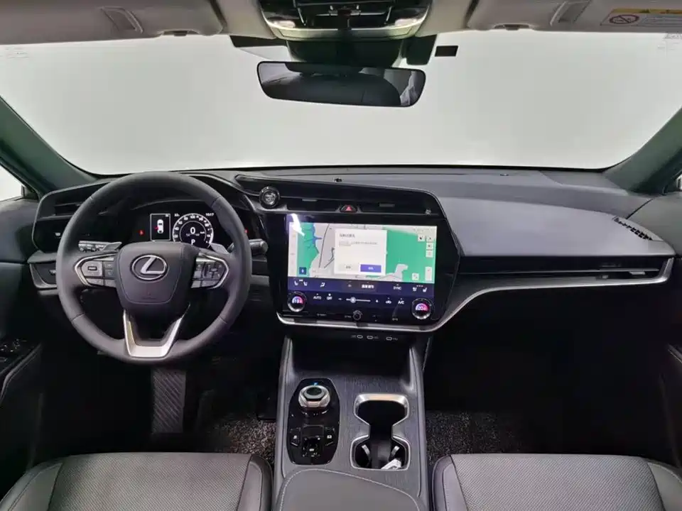 Lexus RZ