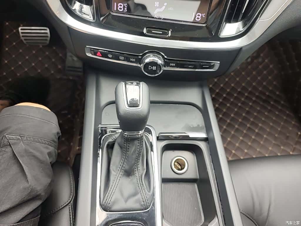Volvo S60, 2021 14